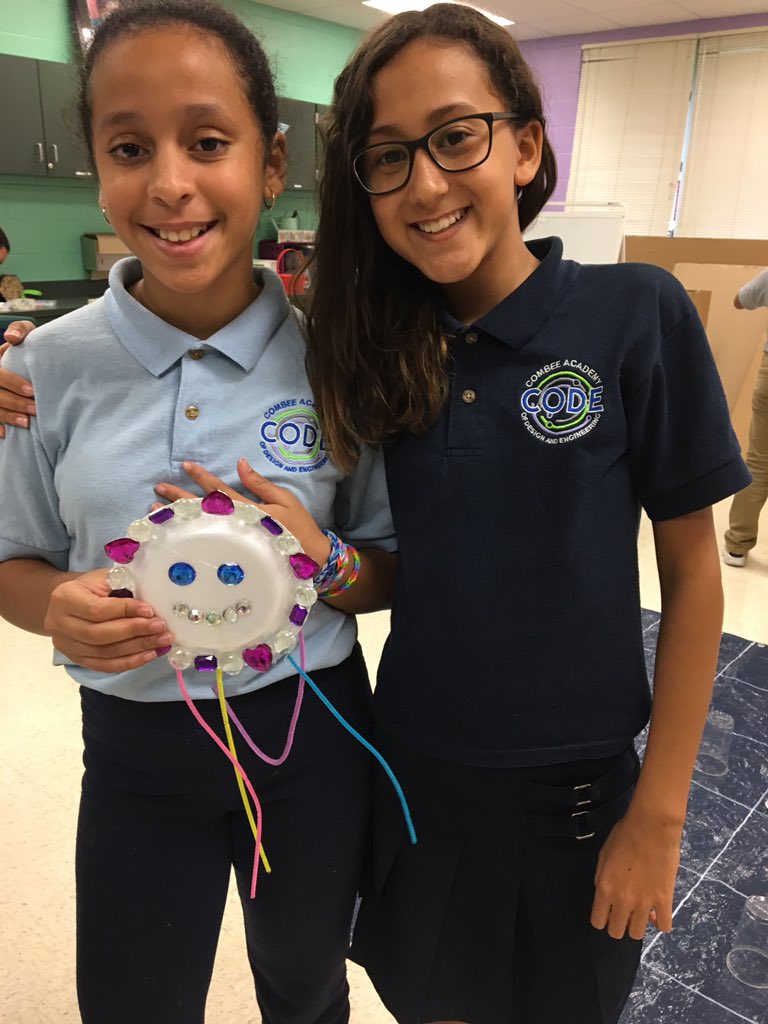 Code_AcademyFL's tweet photo. Jumping Jellies! Robotics members completing waterlogged ruins challenge for #makewonder for @WonderWorkshop competition. https://t.co/ZGW7E5iaev