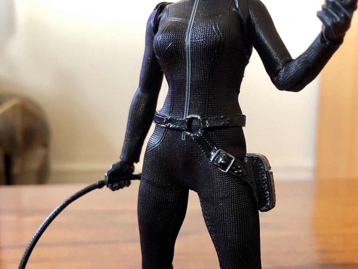 Eamon_'s tweet photo. Just received a sample of Mezco's Catwoman. It’s actually the very first figure I ever designed. To see the lines and details I drew created in 3d, on such a finely made figure and it being a great character is no end of cool. :) #mezco #batman #catwoman #dc #gothom #actionfigure https://t.co/U3Ck8w4UfQ