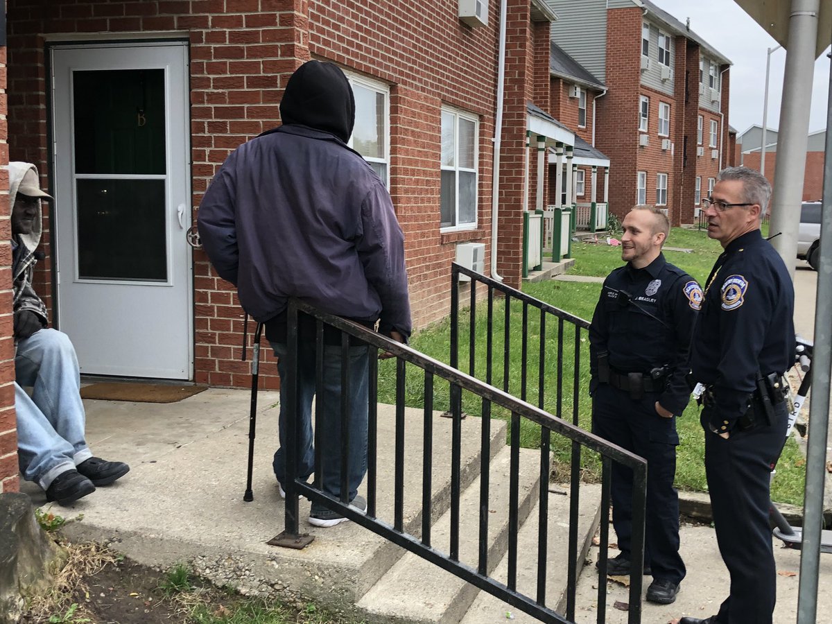 IMPDnews's tweet photo. Out @IMPDEast, @IMPD_Chief walked with Officer Beasley at the New Bridge Apartments, which is on his beat. They met with several residents, shared conversation &amp; discussed issues. They also did some problem solving on the spot. #FindingSolutionsTogether #ChiefOnPatrol #Eastbound https://t.co/FklipoDk18