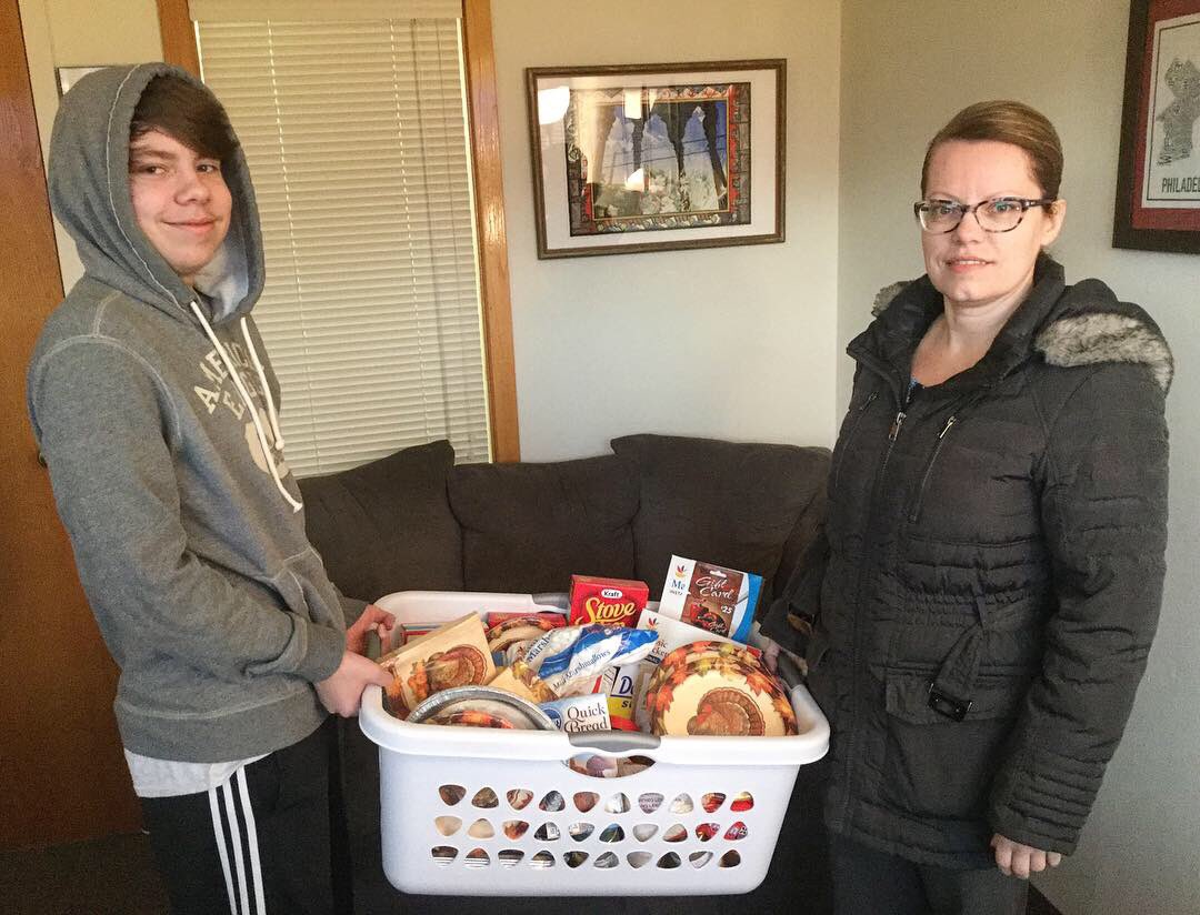 OfficialCFAR's tweet image. The past 2 years, the staff at CFAR have been donating items that are used in #Thanksgiving baskets. Each basket comes equipped with all the makings of a traditional Thanksgiving Meal. We look forward to be able to make these baskets each year for families! #Philadelphia