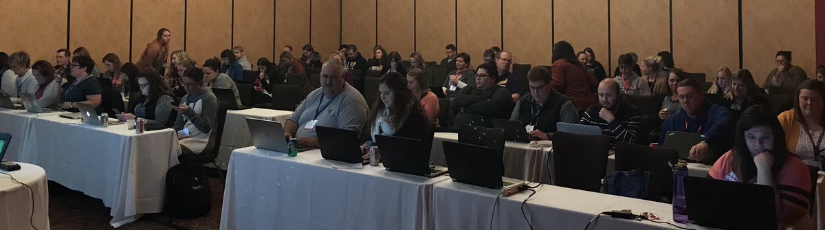 BuelowSandburg's tweet photo. What a great crowd to finish the day! Thanks to all who attended my #digitaldifferentiation session! https://t.co/TunUHMDdOR