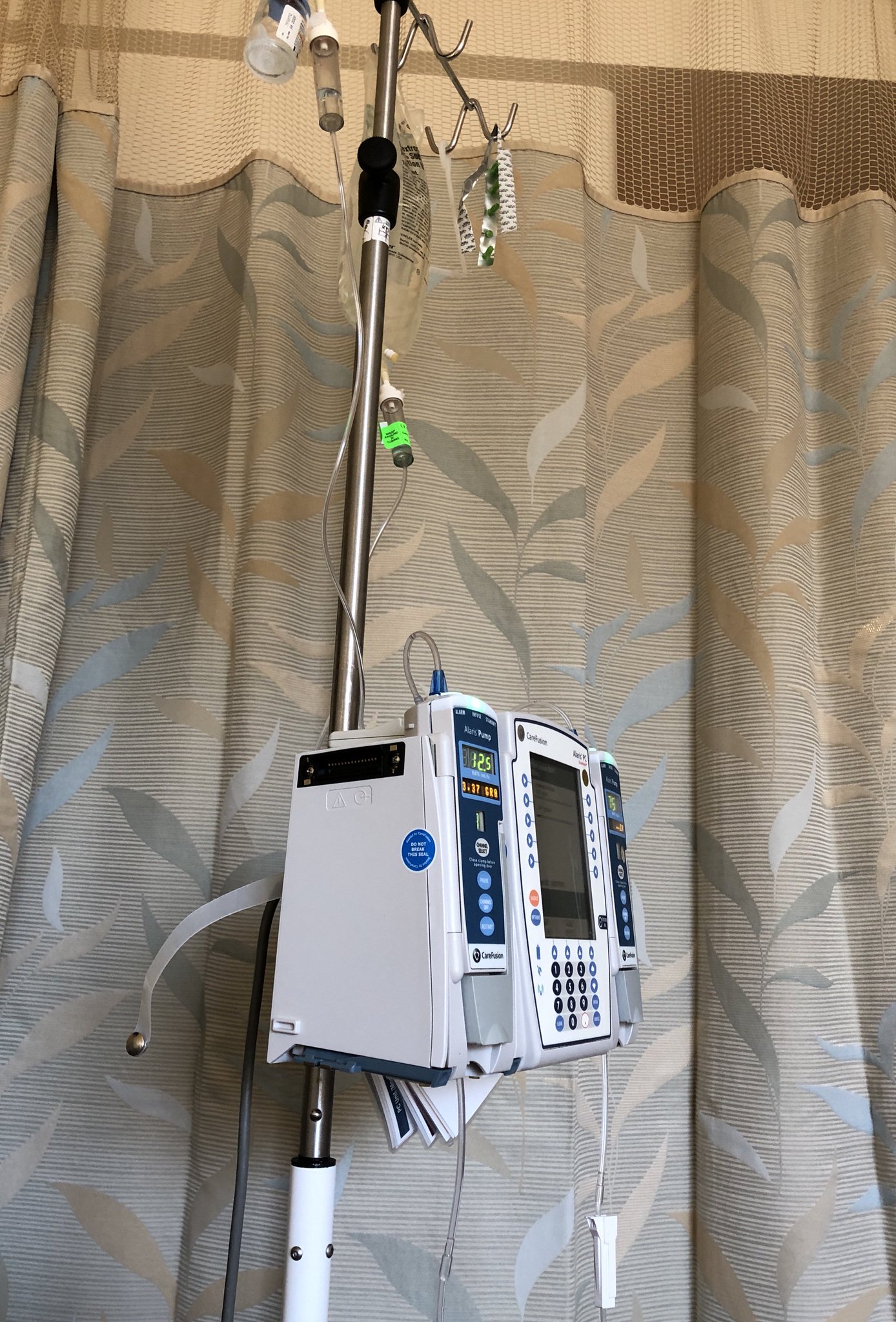 Susie Kim on Twitter: "Day 2 of hospital life. This IV drip machine is