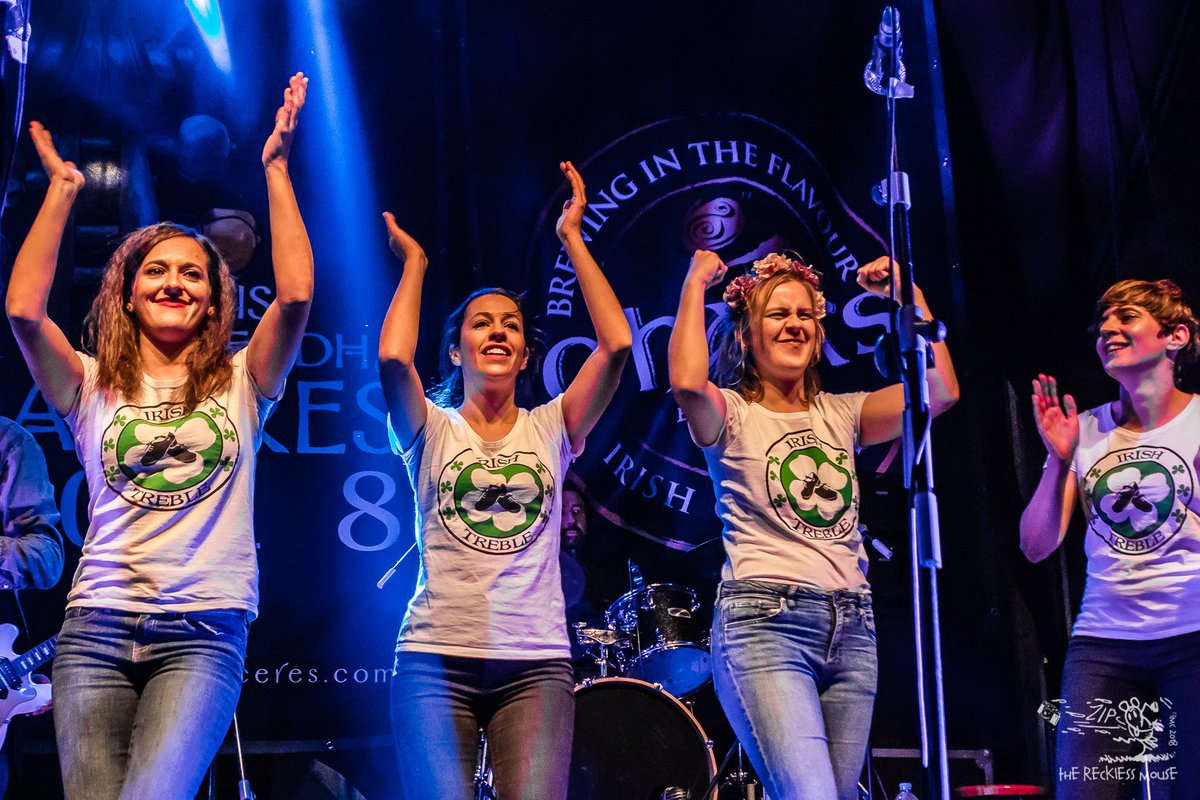 wrecklessmouse's tweet photo. @KilaRecords, cerrando los conciertos del @IrishFleadh. Con las colaboraciones de Paddy Keenan, Rubén Díez y las bailarinas del @Irishtreble_es.
#IrishFleadhCaceres2018 #IrishFleadhCaceres #Kila #Celtic #Cáceres #Folk #Livemusic
#Elratonintrepido 🐭
#Therecklessmouse 🐁 🧀 https://t.co/rkY8qCK8jJ