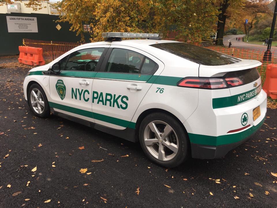 WRVoltec's tweet photo. Chevy Volt’s and Chevy Bolt EV’s on the job in NYC Parks, these spotted in Central Park #VoltAtWork #BoltAtWork https://t.co/xCxYcvqBiM