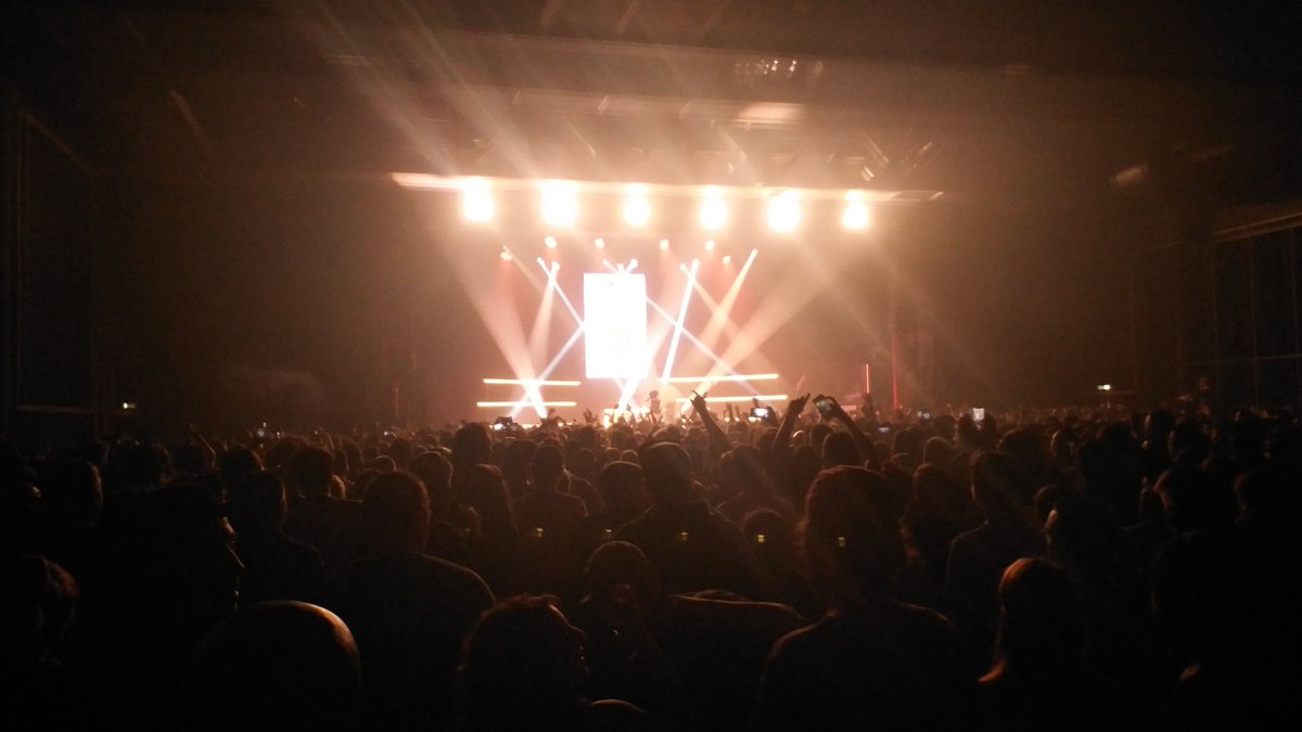 L_Chabanis's tweet photo. INCROYABLE

Un #TurnUp futuriste.
V A L D @vald_ld 

Cc @So_Oln

#DeviensGenial https://t.co/4LgmT3AaLl