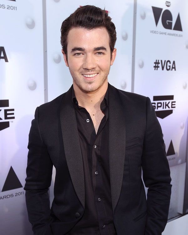 Happy Birthday Kevin Jonas thank you for being my long time idol since I was a kid. 