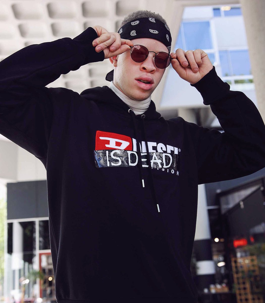 sanelexaba_'s tweet image. Be fearless when it comes to life and careless when it comes to what people may think or say about you... I'm happy and greatful to partner with diesel on this campaign ✊🏻 @DIESEL #DieselSA #DieselHateCouture #TheIcePrince