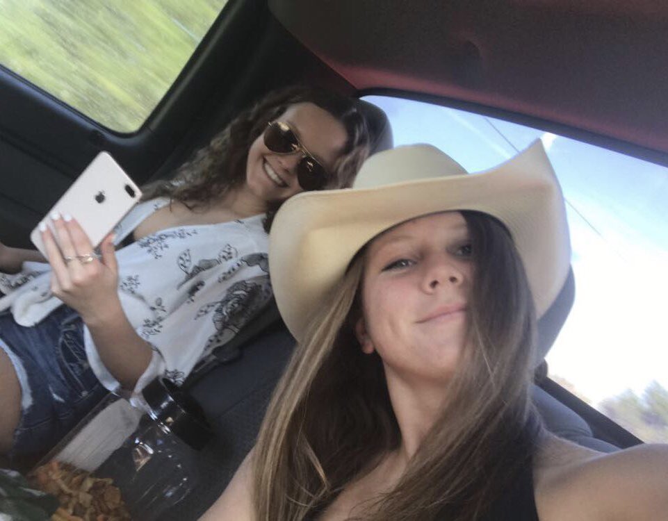 hollsbrud's tweet photo. HAPPY 19th BIRTHDAY NF I LOVE U TONS AND I HOPE YOUVE HAD THE BEST DAY!!!❤️ https://t.co/Wa2hcKsnky