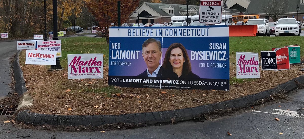 memnosoncos's tweet photo. My fingers are raw from trying to get those sign wires into our rocky ground. ❤️@SusanForCT @MarthaMarxforCT and favorite @WilliamTongCT ✊🏻✊🏽🇺🇸 https://t.co/TdHlsdqGZ6