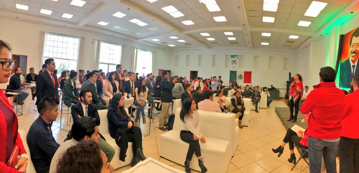 PRI_Nacional's tweet photo. Esta tarde se realizó un encuentro con liderazgos juveniles del @PRICDMX_, con la presencia de @FaustoMZamorano, @ferbayardo, @BetanzosOficial y @VLVN. Los jóvenes de nuestro partido se organizan, proponen y actúan para recuperar la confianza ciudadana. https://t.co/i4cskled7r