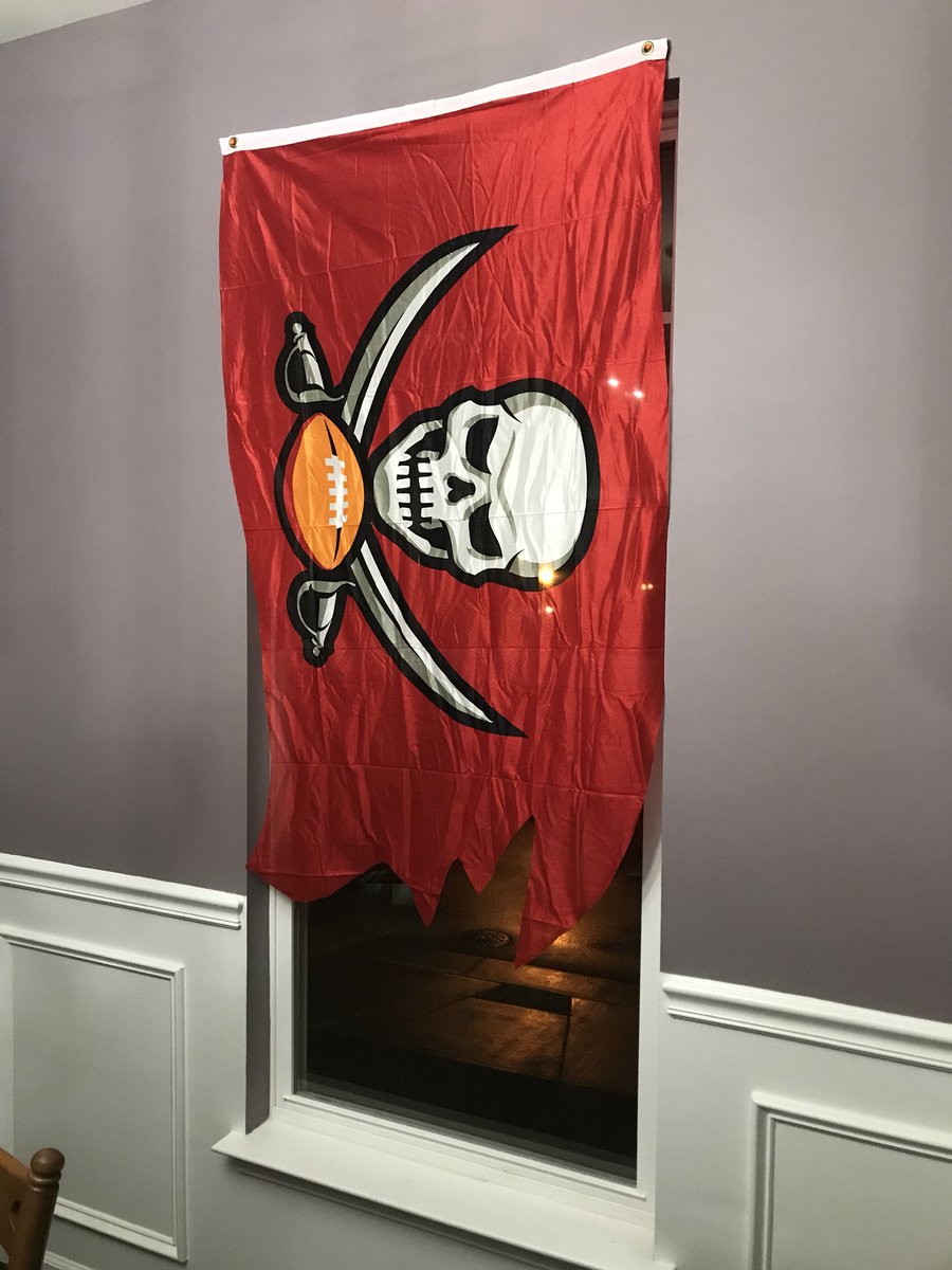 TonyBucs's tweet photo. My glad found its way to DC! We may be 3-5, but I will still be #raisingtheflags #gobucs https://t.co/F7Alcb6xfl