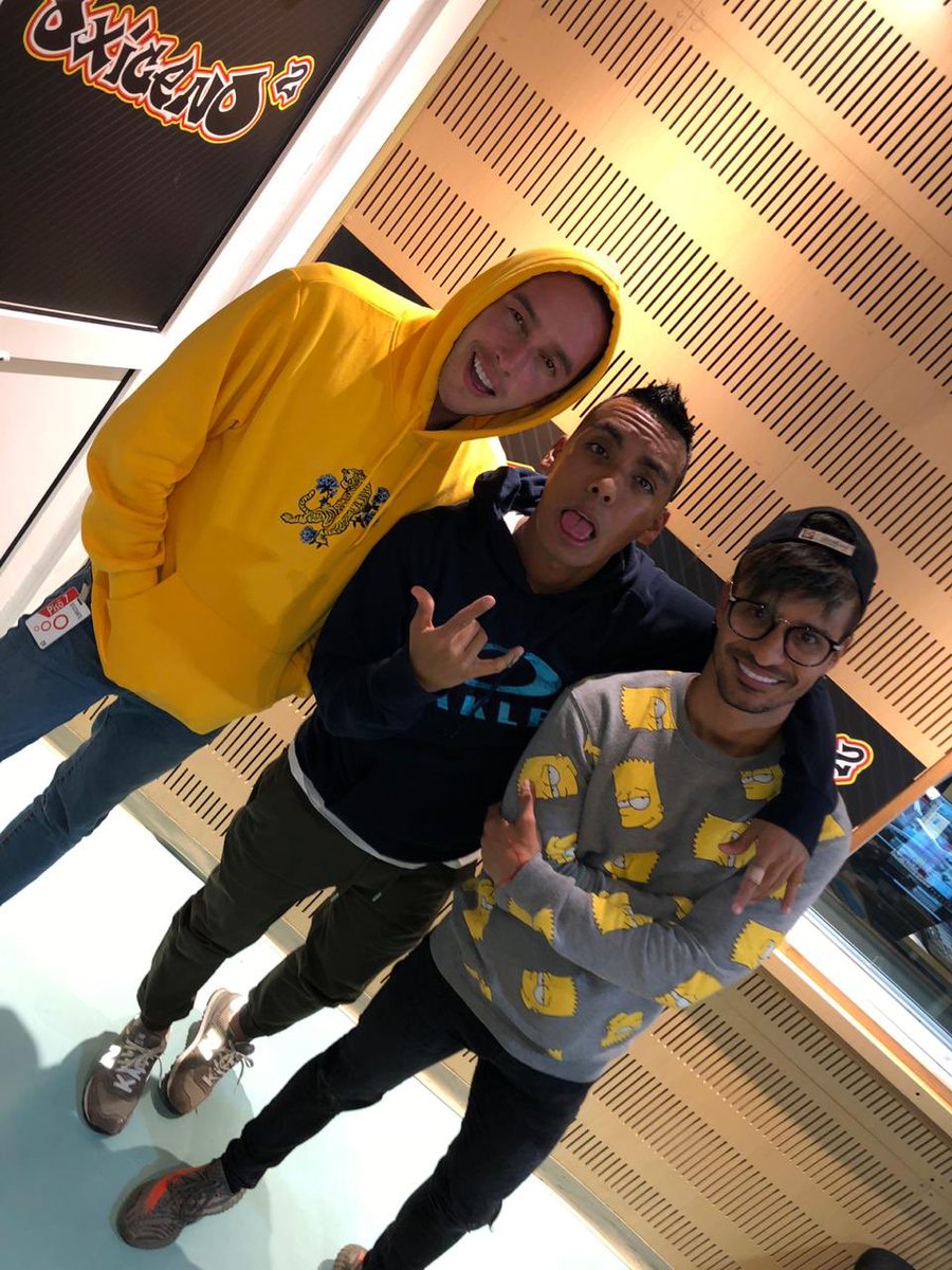 parasicologo's tweet photo. No se pueden perder el programa número uno de las noches #ElTrasnoshow @kevincaracol @tavobernate hoy hablando de compatibilidad de signos, que tan compatibles son sus relaciones sentimentales, envíen su fecha de nacimiento y listo https://t.co/c4Uq1XVJDm