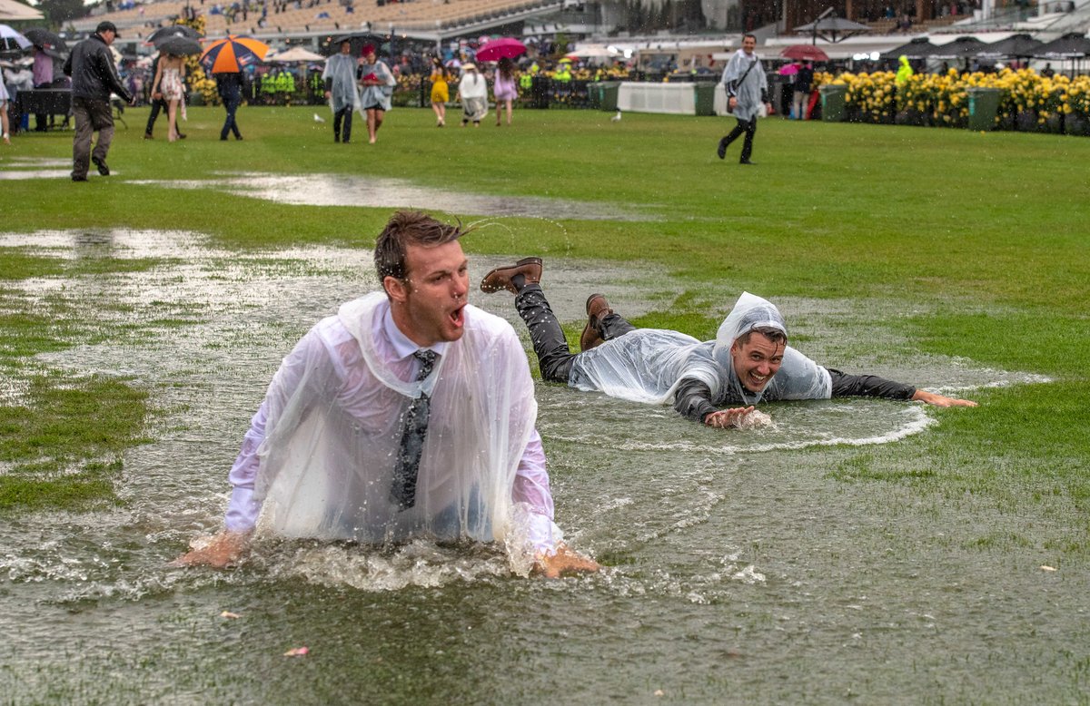 newscomauHQ's tweet photo. These guys literally living their best lives at the #MelbourneCup 🤣
📷: Jason Edwards https://t.co/wjh9FvJmoA