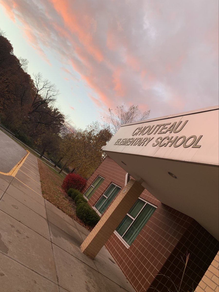 These clouds, friends. These. Clouds. #beautifulsunsets #learningwithdragons @ChouteauSchool