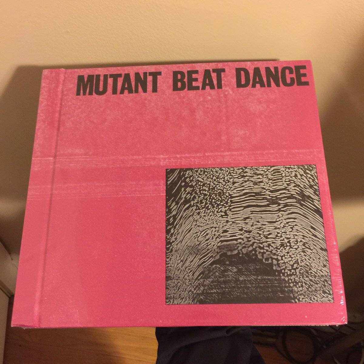 justinlong312's tweet image. Finally holding a copy in my hands. It was an honor to write the forward for this 6 record book. 4, 12’s a 10 &amp;amp; a 7. So proud of you guys!