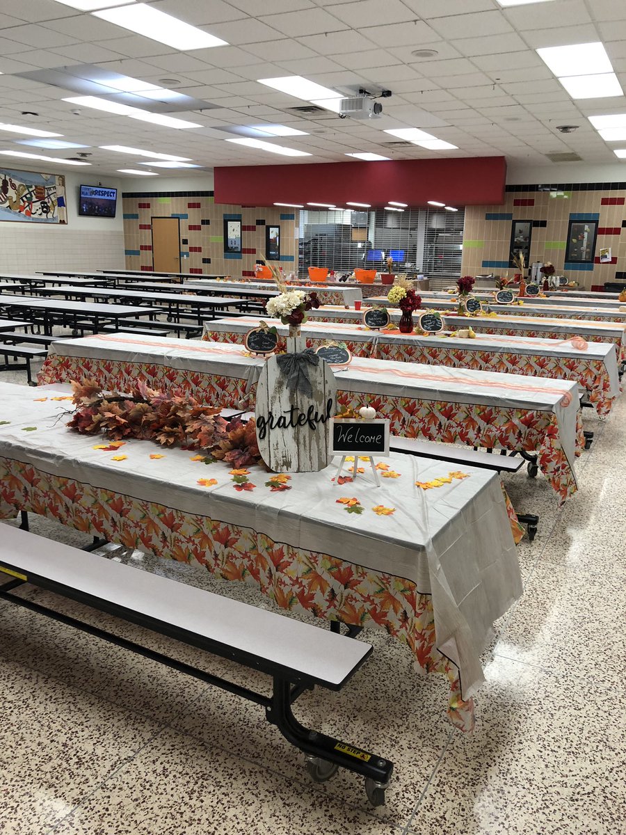 CPencek's tweet photo. A huge thank you to our DMS PTO for an amazing lunch today before conferences! The decorations were beautiful! #DMS #FCProud https://t.co/vnOrDmJ3OS