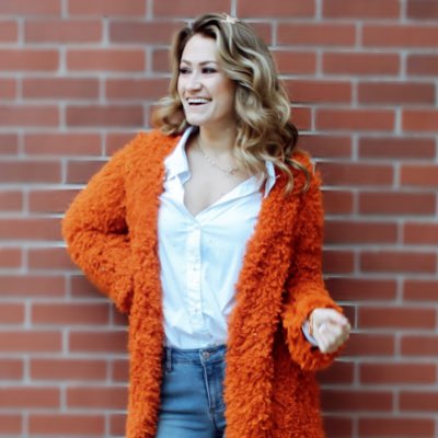 halie_cherie's tweet photo. SHES BACKKKKKKKKK #NewProfilePic https://t.co/gc0cEx8x5q