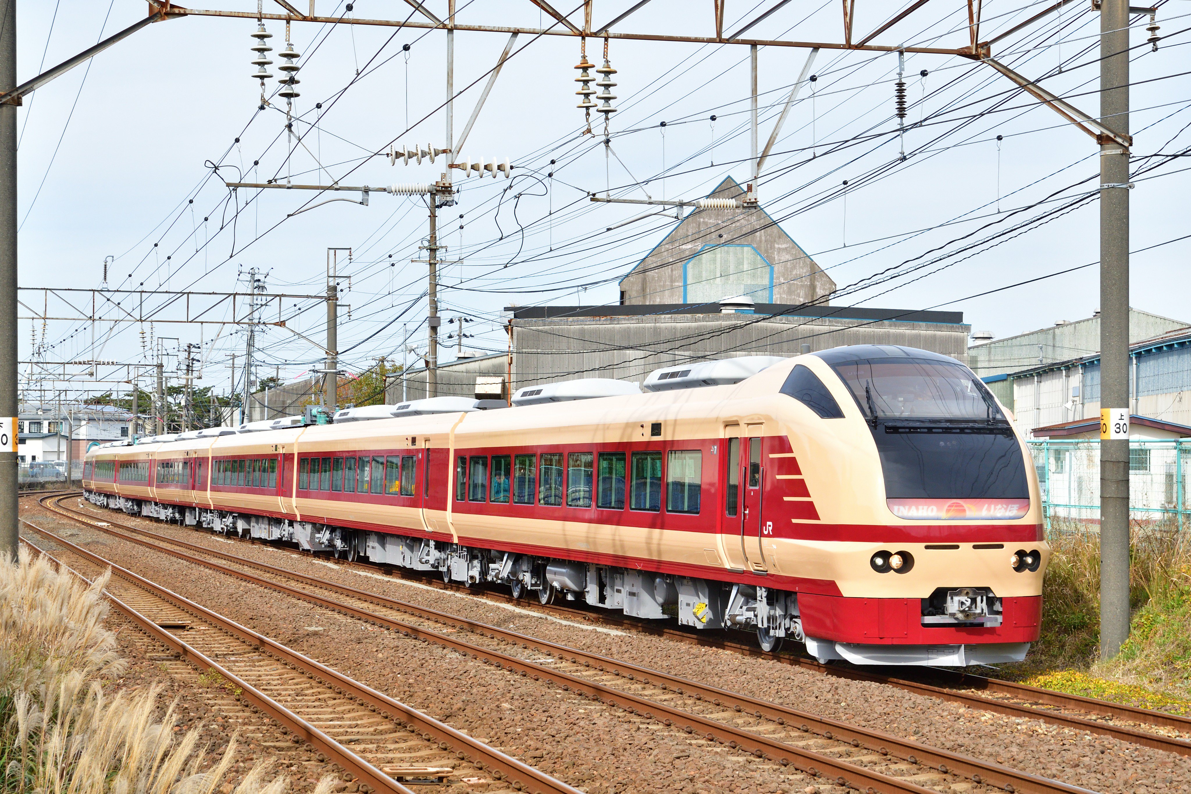 Suprane(スープレン) na platformě X: „E653系国鉄色。 本日秋田 Suprane(スープレン) na platformě X: „E653系国鉄色。 本日秋田