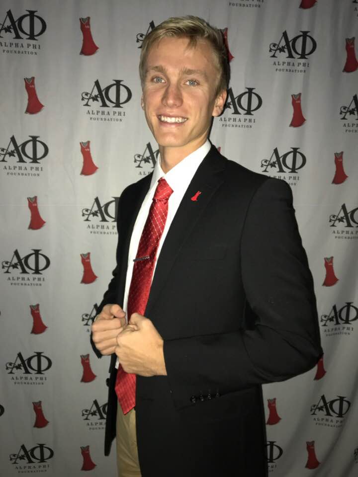 Like and retweet this picture to support Laike Damman of Phi Delta Theta in Alpha Phi’s King of Hearts pageant!