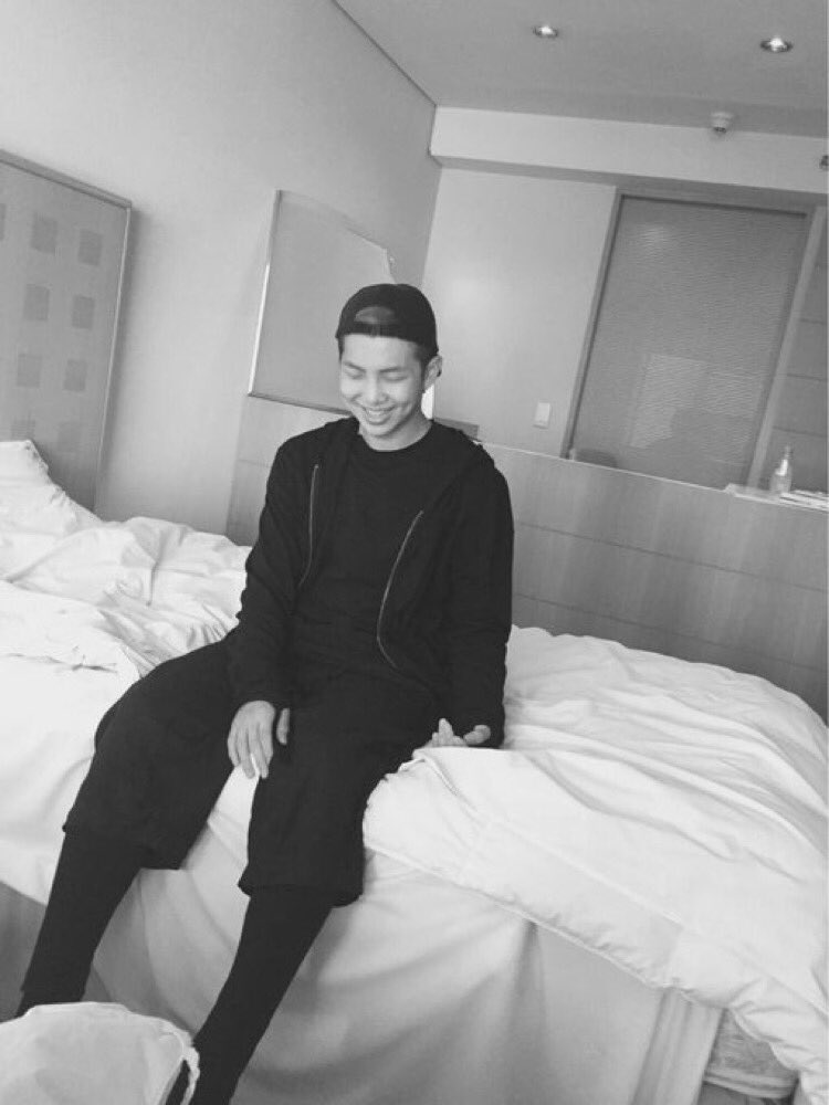 okokfel02's tweet photo. 𝔤𝔬𝔱 𝔞 𝔟𝔢𝔡 𝔴𝔦𝔱𝔥 𝔶𝔬𝔲𝔯 𝔫𝔞𝔪𝔢 𝔬𝔫 𝔦𝔱🖤✨ #ARMYSeIcaDay @BTS_twt https://t.co/dvfUukhbtQ