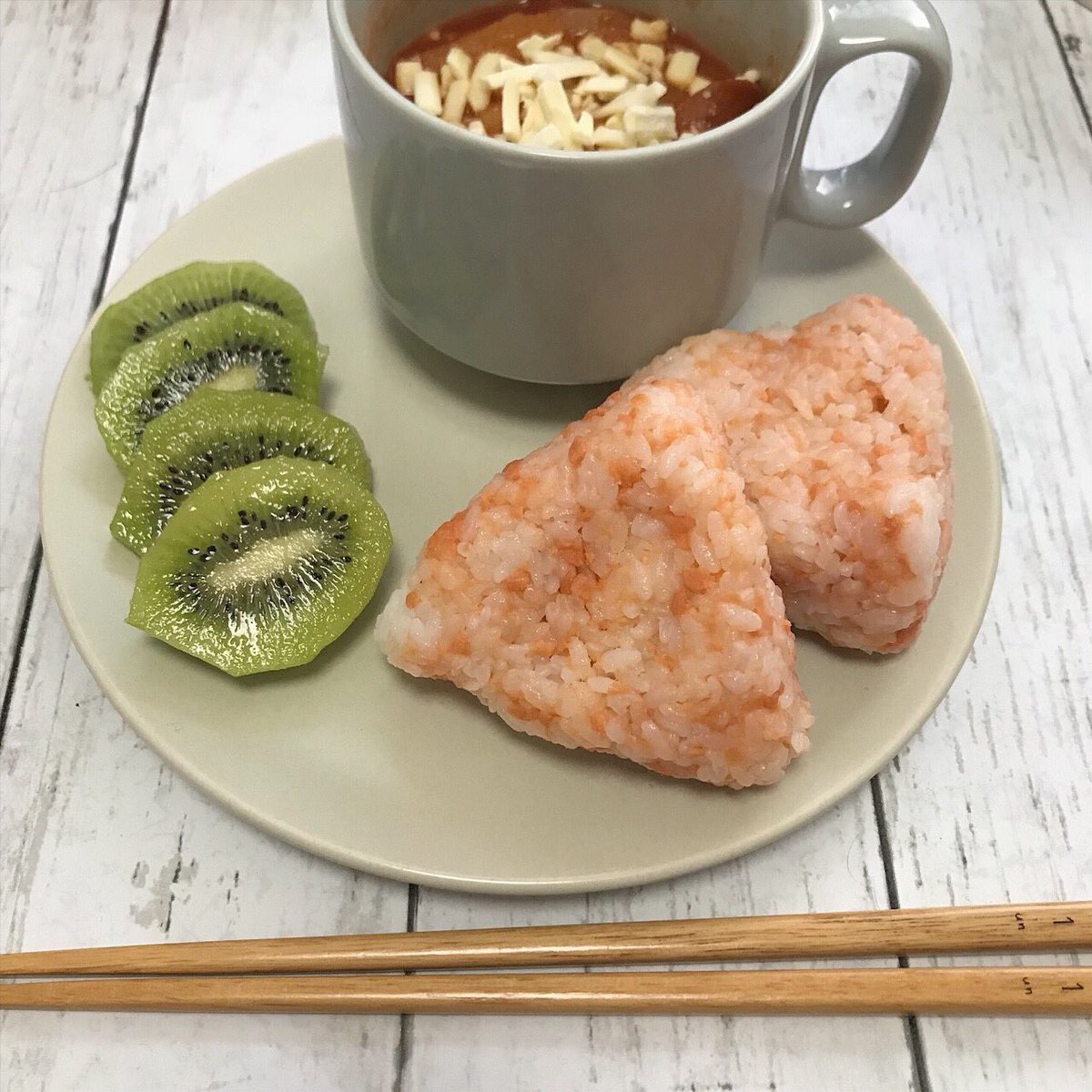 yputftproject's tweet photo. 温かいスープとともに!
今日もおにぎり
#OnigiriAction
#YPUTFT
#uaonigiri2018 https://t.co/JReqUZlSIo
