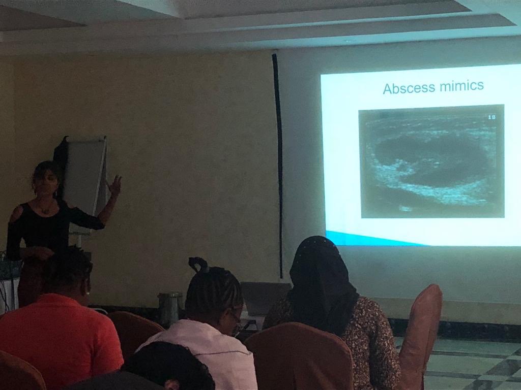 Stand off pad or water bath help  with visualization #POCUS tip <a href="/AfCEM2018/">AfCEM2018</a> by #KavitaGandhi