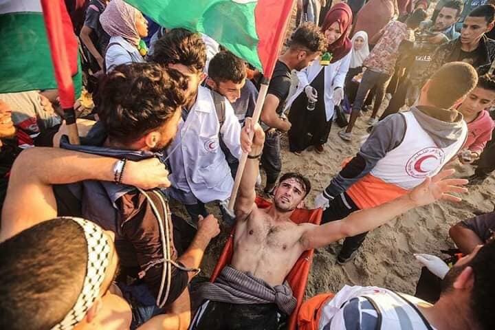 yabastaedibese's tweet photo. "Vi Ricordate di lui? Ieri gli hanno sparato"
Gli hanno sparato perchè non ha smesso di lottare e manifestare.
Gli hanno sparato perché la sua foto era abbastanza forte da riportare in auge la causa della #Palestina ai media. 

via @rubio_chef 

#FreePalestine https://t.co/A0pxN9LSgT