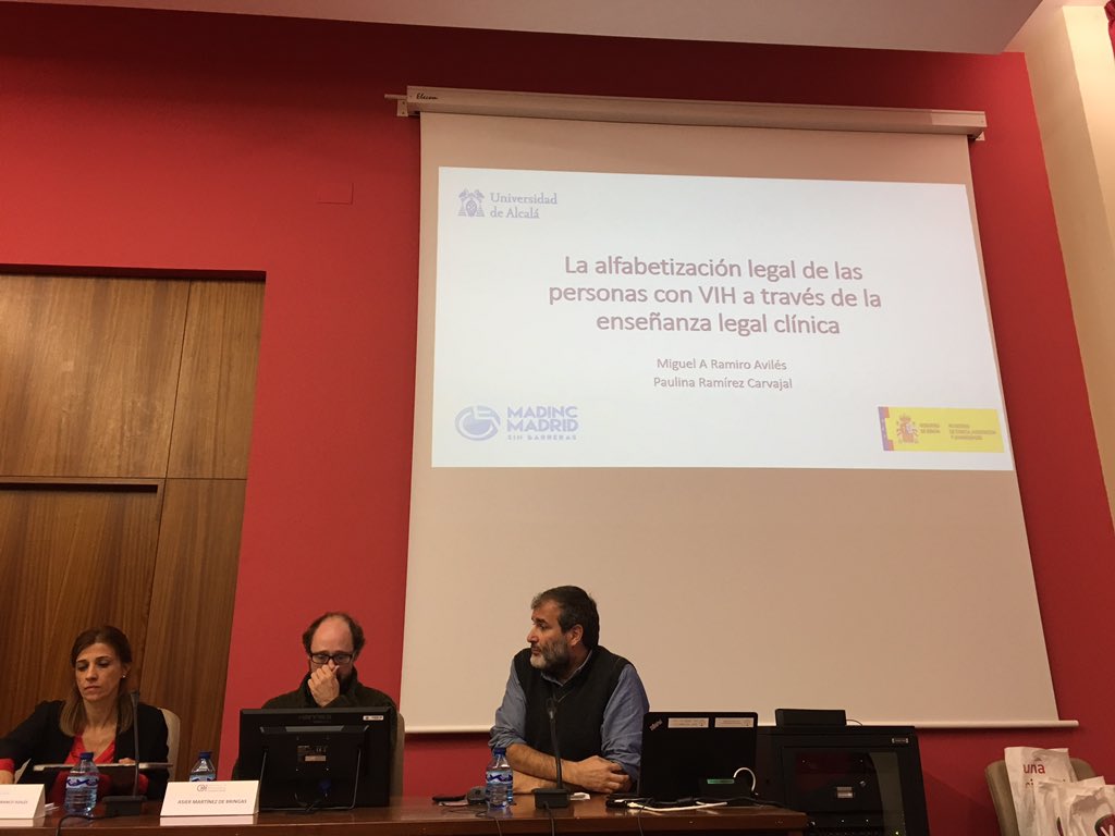 redCjuridicas's tweet photo. Miguel Ángel Ramiro Avilés, de la @ClinicaLegalUAH de la @UAHes, cierra la sesión dedicada a las Clínicas Jurídicas hablando de “La alfabetización legal de las personas con VIH a través de la enseñanza legal clínica” en el #VCongresoDDHH de @Red_HURIAGE https://t.co/xfSeAM6UzH