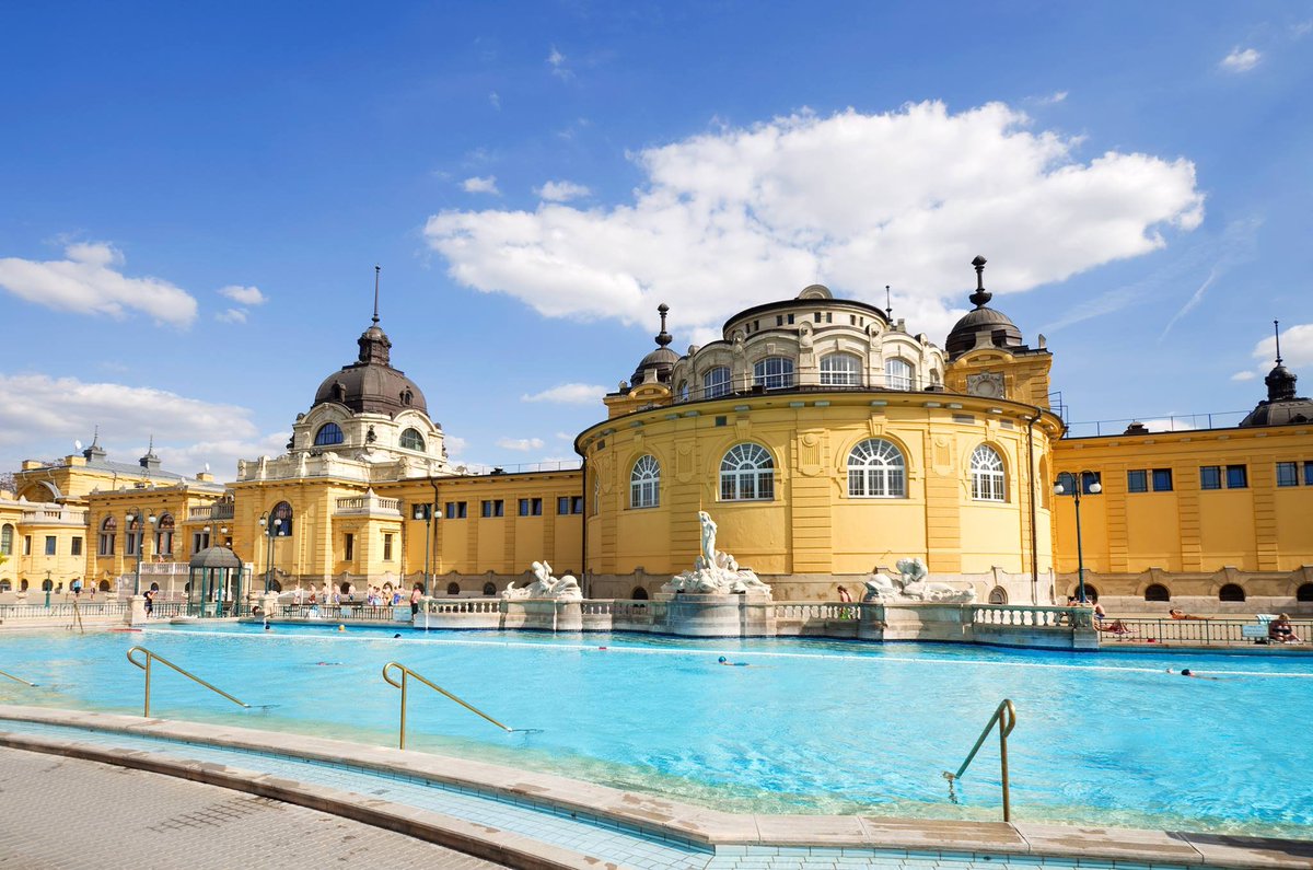 Le saviez-vous ? La capitale hongroise abrite de nombreuses thermes ! On voyage à #Budapest avec #interrail ? 😉🏊‍♀️
#voyage #trip