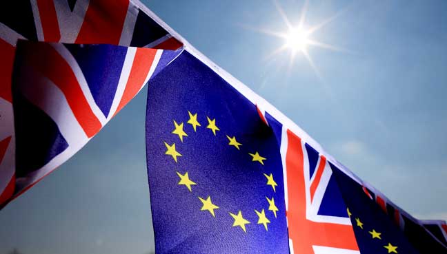 TT_Intelligence's tweet photo. According to reports, Philip Hammond is set to announce the creation of a new 50 pence coin to commemorate #Brexit. The coin, expected to bear the phrase “Friendship with all nations”, will be released at 11pm on March 29th next year when the UK officially leaves the #EU. https://t.co/HelEWAvxrk