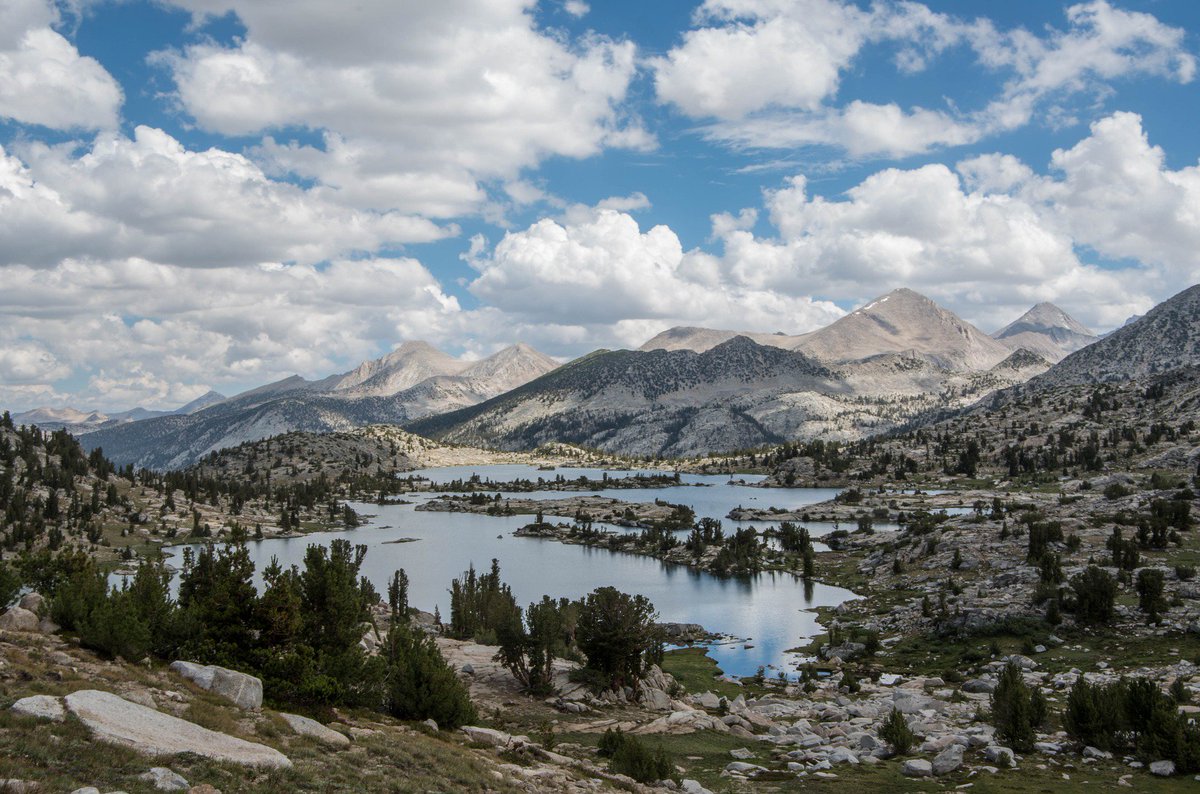 MaderaOutpost's tweet image. Check out this amazing view from the #JohnMuirTrail Did you know the #JohnMuirTrail passes through #Yosemite, #KingsCanyon, and #Sequoia National Parks?! Use MADERA40 for 40% off! Get a hammock for camping on the trail!
bit.ly/2D9ofbQ