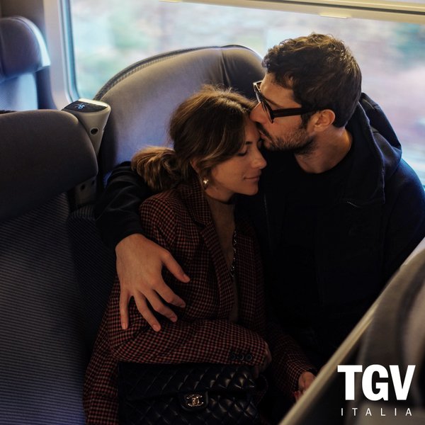 Sei pronto a visitare la città più romantica del mondo con l'amore della tua vita? Con TGV, rendi la tua esperienza indimenticabile già dal viaggio. #TGVTVB