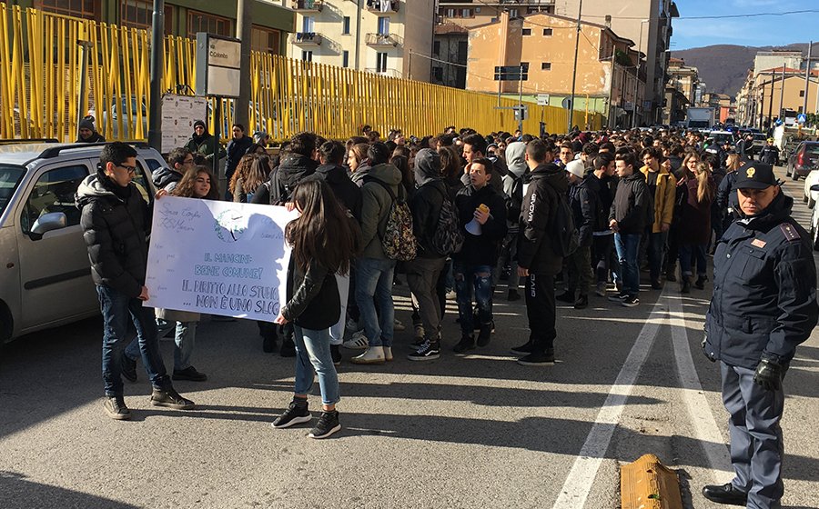 anteprima24's tweet image. ** Liceo Mancini, fissata la data del riesame. I genitori vogliono chiarezza ** anteprima24.it/avellino/manci…
#Avellino #Dissequestro #LiceoMancini #ComitatoGenitori #PrimoPianoAvellino #AttualitàAvellino #AttualitàRegione #Avellino #Regione #anteprima24