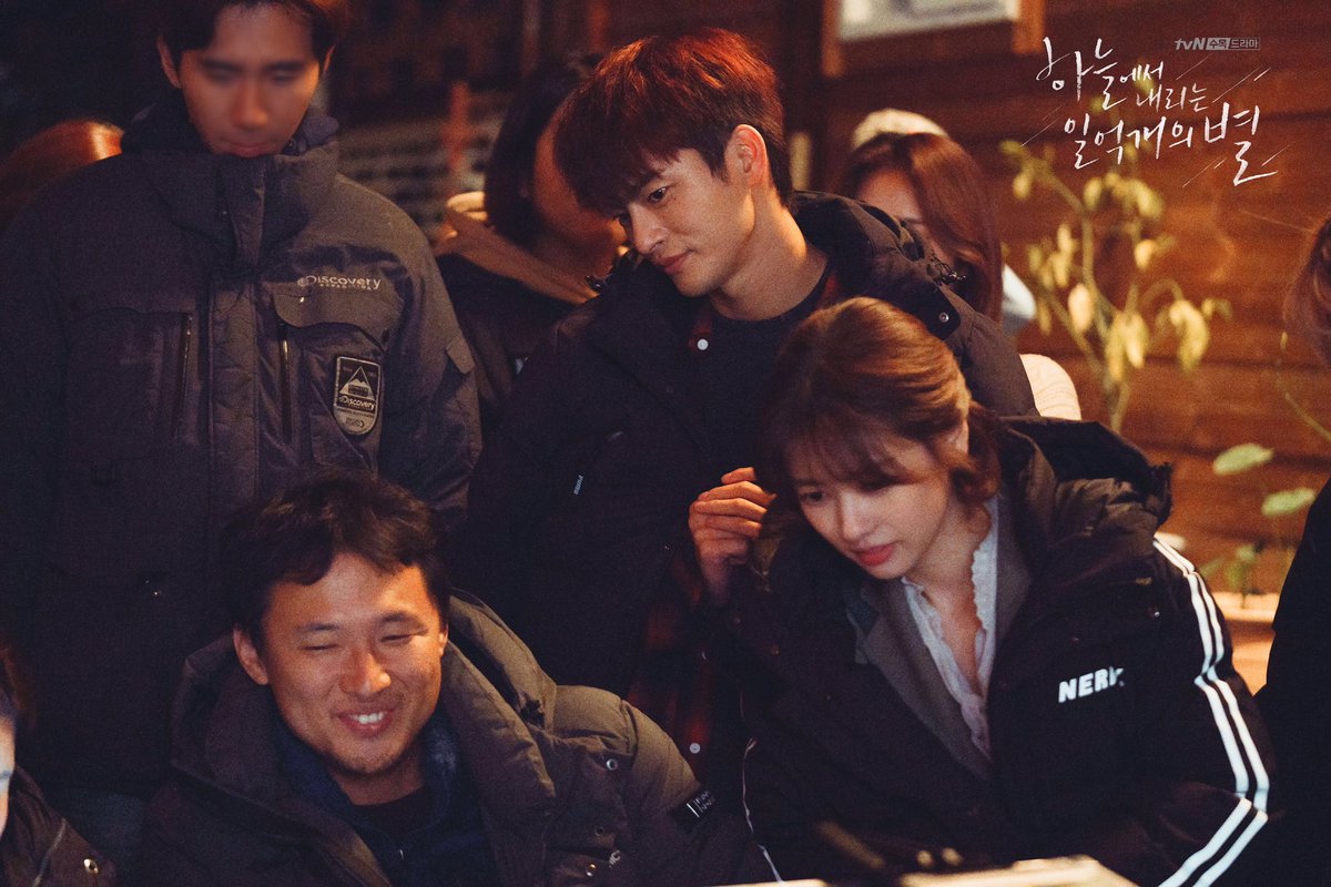 망붕 유발하는 현실 무강커플♥️

#하늘에서내리는일억개의별 #서인국 #정소민 #박성웅
매주 [수목] 밤 9시 30분 방송