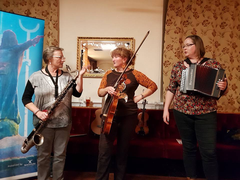 This week
#Potteries Folk Club
<a href="/TheEagleandSpur/">The Eagle and Spur</a> 

Room for dancing if you want to 😃
Please RT
#WorcestershireHour 
#Staffordshire