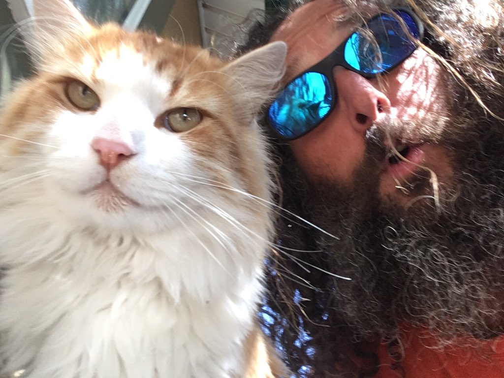 john_c_roth's tweet image. Because I’ve had questions, neither picture is of me.
This is as close to a selfie as I can get.
I’m next to the handsome one.