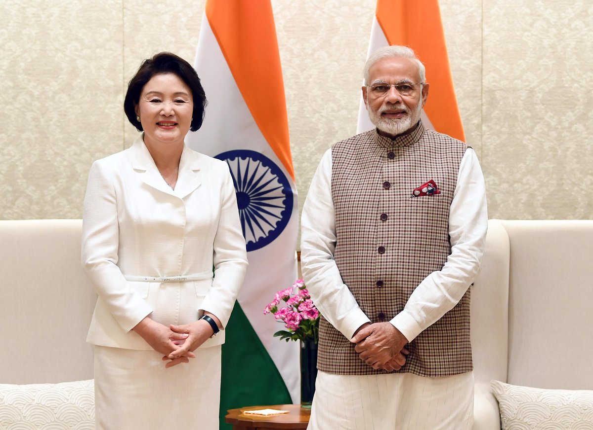 Prime Minister meets First Lady of the Republic of Korea