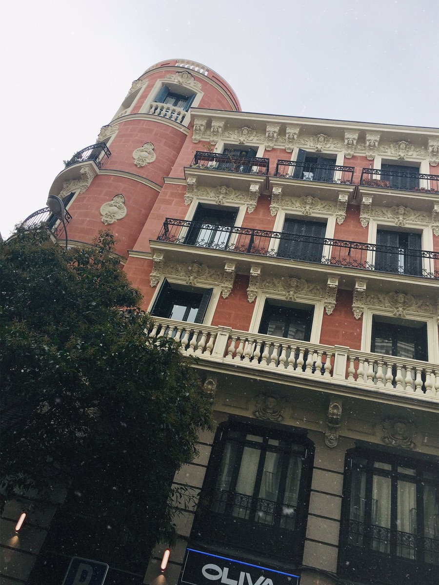 Allaboutgarrix's tweet photo. Its sooo beautiful here! 💗💒
#Madrid #MadridCentral https://t.co/zWWE0laIFT