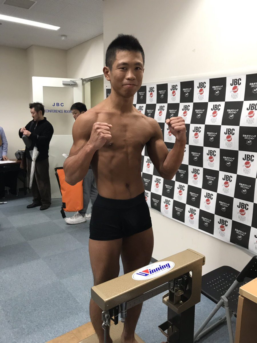 日本ミドル級元王者の西田光、AKBカフェで働いたことのある前年度新人王の加藤収二に判定負けを喫する (2ページ目) Togetter