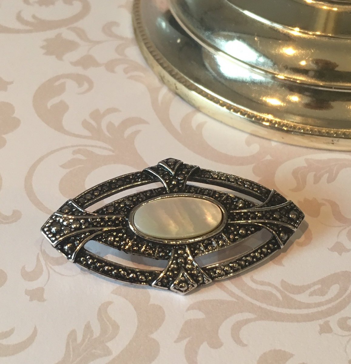 Excited to share the latest addition to my #etsy shop: Beautiful Silver Tone Brooch with Mother of Pearl Centre etsy.me/2Dn5PUv #jewellery #brooch #silver #marcasitebrooch #ovalbrooch #costumejewellery #ladiesbrooch #silverbrooch #motherofpearl