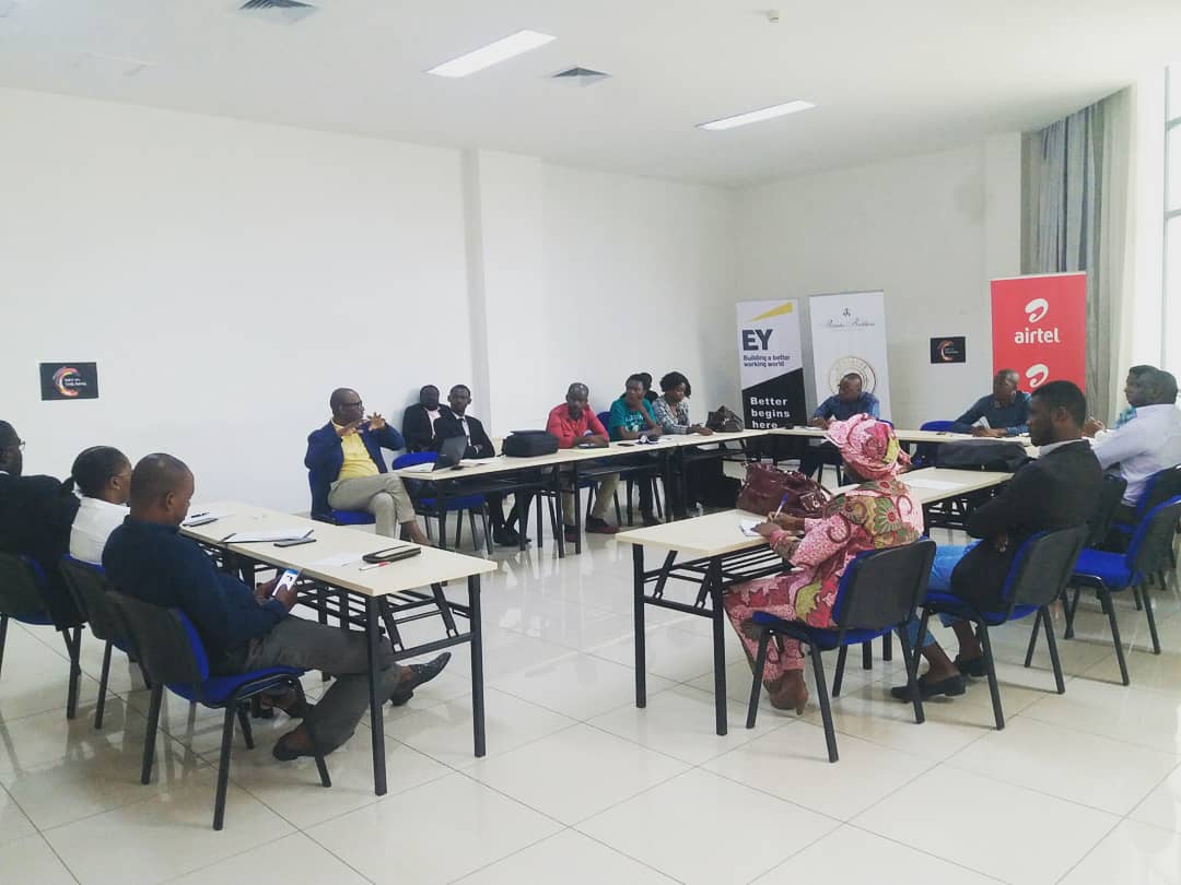 GITRBrazza's tweet photo. Arrivée et installation des participants pour la rencontre avec les organisateurs #GITRBrazza pour la présentation de la compétition, le déroulement et les prix.

#chezmoiaucongo #startups #CEOInTheHouse #business #Brazzaville #fongwama https://t.co/6liR7iUQcS