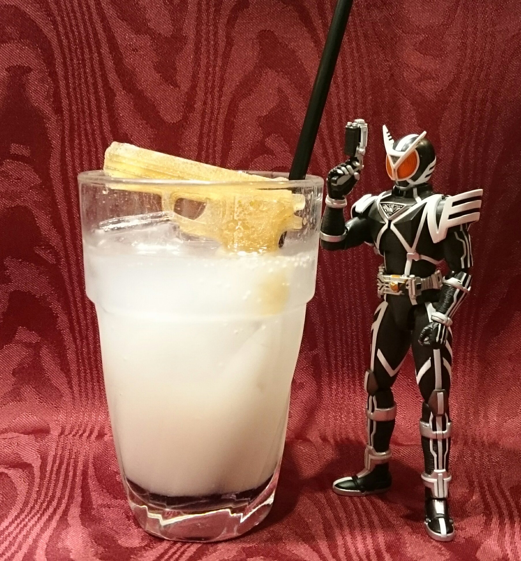 仮面ライダーザダイナー A Twitter メニュー紹介 11月日まで ルシファーズハンマートニック 草加 君の強さを 俺のドリンクにくれ デルタムーバーにミッションメモリーを装填 Check と叫んでからお飲みください 仮面ライダーデルタ 仮面