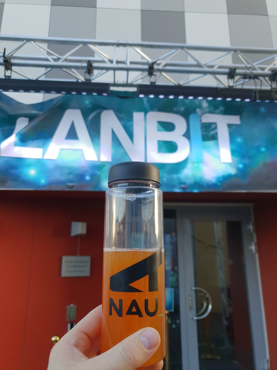 OfficialWiberg's tweet photo. This weekend me and my boy visited #lanbit (his first lan event 😍) said hi to some friends and talked with the crew about working together, awsome this in the planing. 😉
@naudrinks @Ford #mondeo #lan #event https://t.co/AMievo4W2B