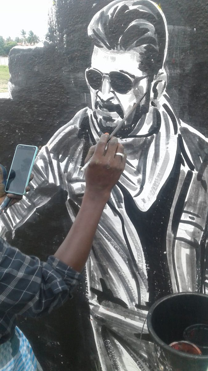STR_360's tweet photo. #VanthaRajavathaanVaruven Wall Painting from Madurai 👌❤ #MrMassSTR #STRPongal2019 

#STRDiwali @LycaProductions @aditi1231 @khushsundar @MahatOfficial @akash_megha @CatherineTresa1 @hiphoptamizha https://t.co/AlFTzZEOcv