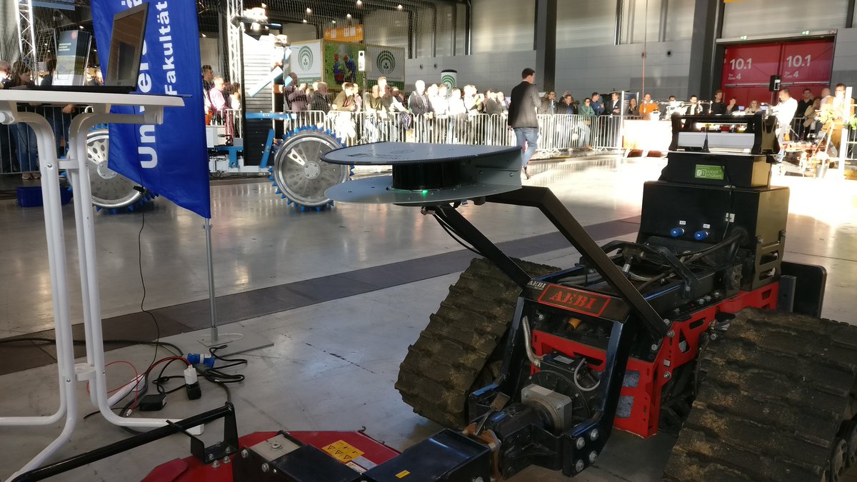 robotmakersgmbh's tweet photo. Heute letzter Messetag auf der #IVIFHO in Stuttgart. Schaut gerne bei uns in Halle 10 bei der Roboterschau vorbei. #RowCropPilot https://t.co/xxDgLn2Ajg