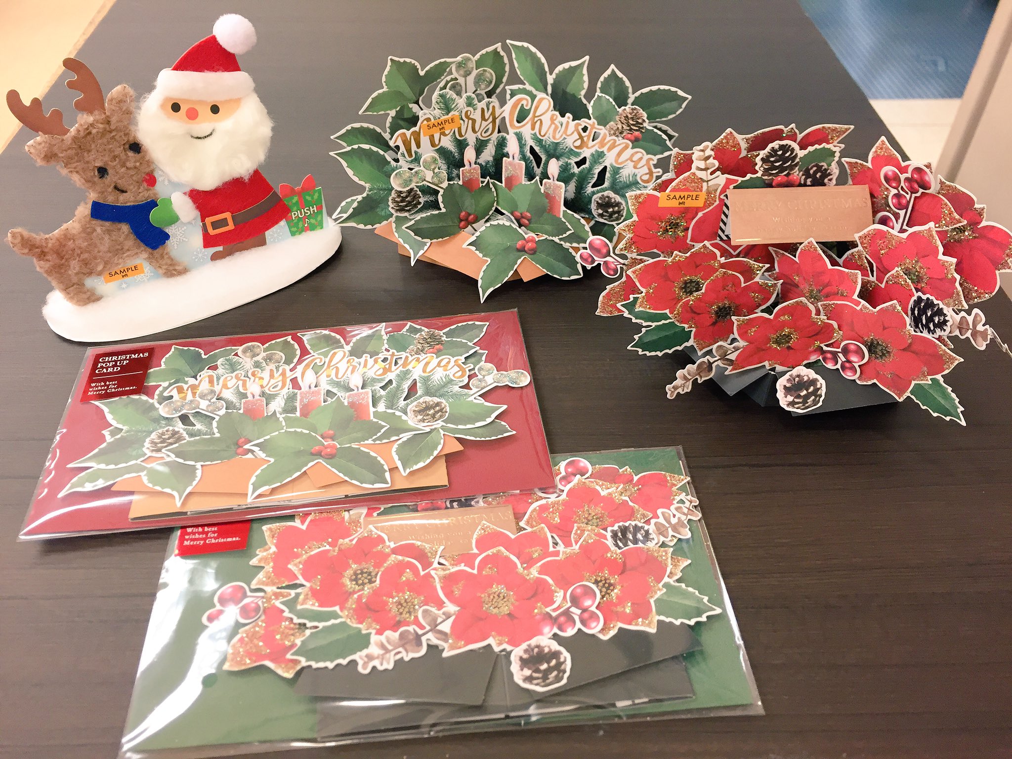 横浜ロフト Twitterren クリスマスカードおすすめ商品 インテリアとして使えるポップアップカードにクリスマスバージョンが登場しました ご自分用にもプレゼントにもおすすめです ポインセチア ヒイラギ 450円 税 サンタメロディカード 横浜ロフト Twitterren クリスマスカードおすすめ商品 インテリアとして使えるポップアップカードにクリスマスバージョンが登場しました ご自分用にもプレゼントにもおすすめです ポインセチア ヒイラギ 450円 税 サンタメロディカード
