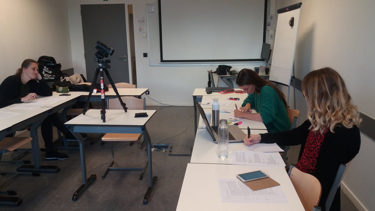 gvanthournout's tweet photo. Try out van onze hardop denken studie: studenten vertellen wat ze 'denken' en 'doen' terwijl ze een hoofdstuk studeren. #APeducationalresearchunit @Research_at_AP https://t.co/MvHENRAQzI