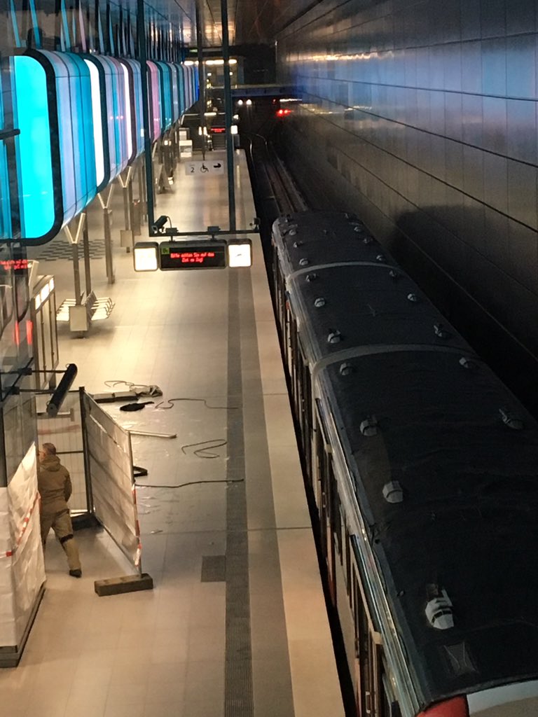 #Großübung #Hamburg #Polizei probt heute mit rund 850 Kräften -darunter GSG9 - den Ernstfall (Terroranschlag)