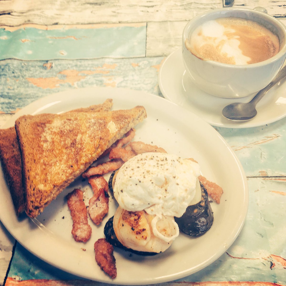 Only way to start the day #scallopbreakfast #eatmorefish #manxproduce #tistheseason