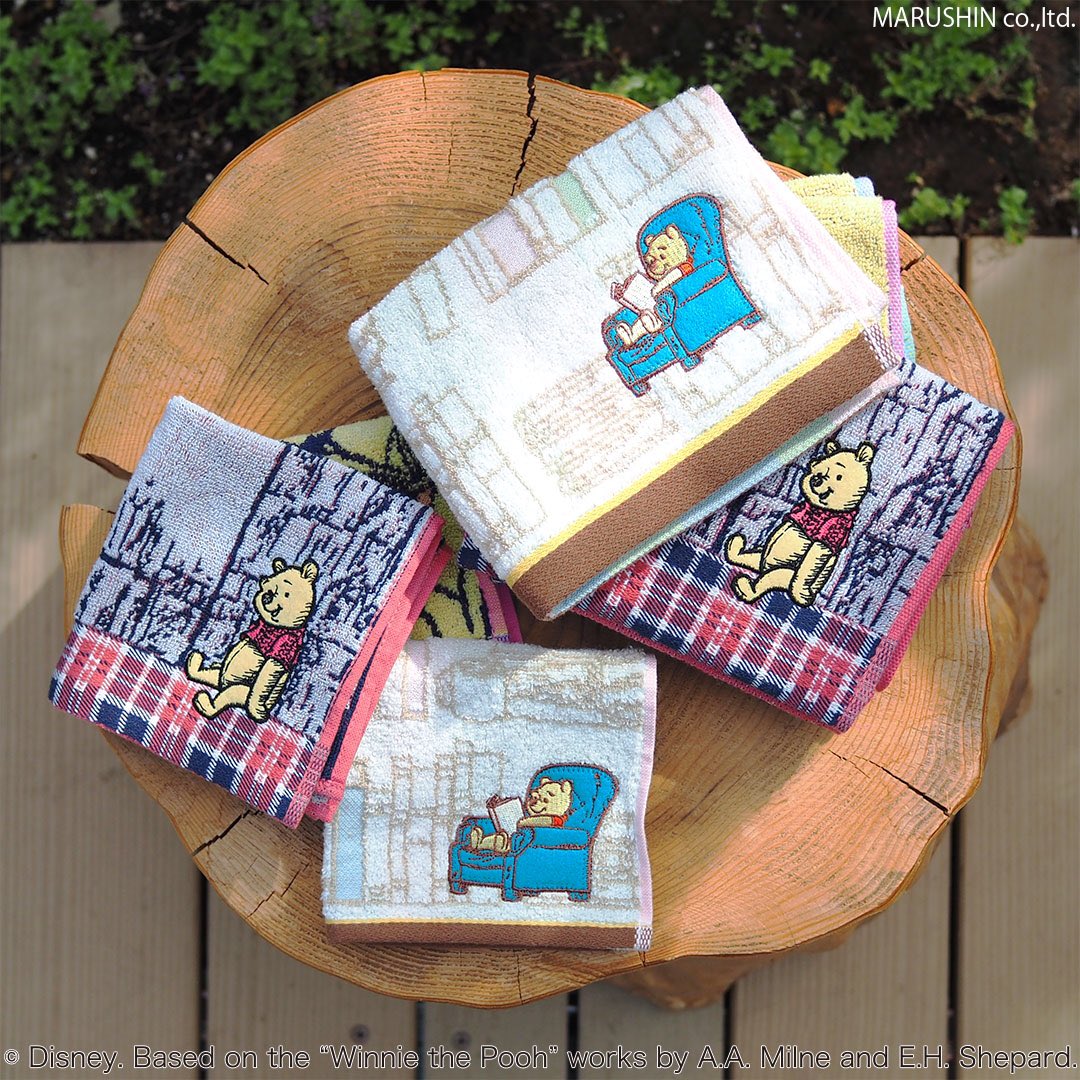 Uzivatel ワンズテラス Na Twitteru くまのプーさん の人気商品をご紹介 3種類のアートを使用したタオルは色違いで揃えたくなりますね タオルハンカチ 各 500 税 ハンドタオル 各 500 税 Disney プーさん くまのプーさん プーと大人になった僕